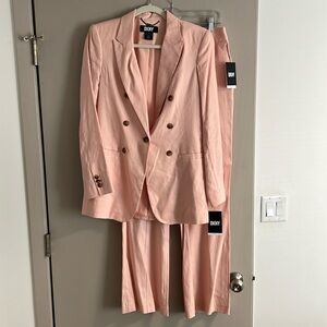 DKNY Women’s Double Breasted Linen Pantsuit, light pink/peach, Size 4, NWT